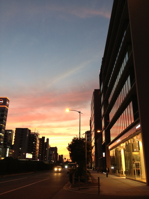 太陽と月の間